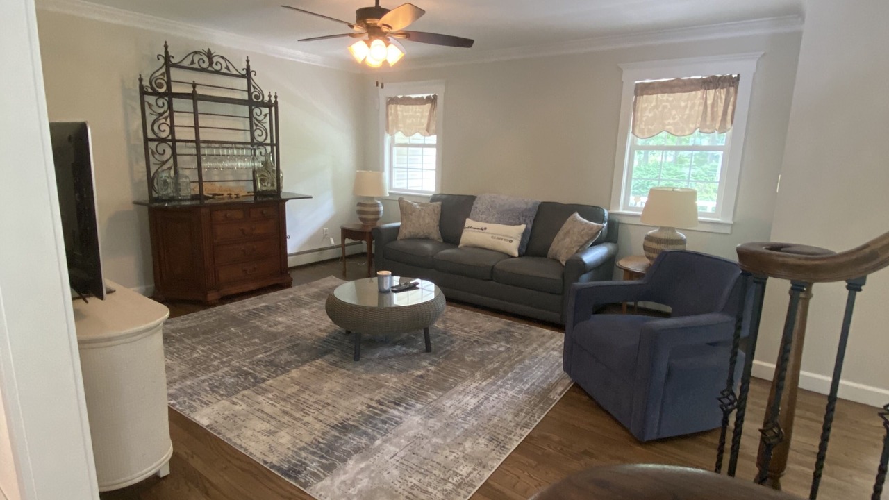 Photo of Livingroom in Center Moriches