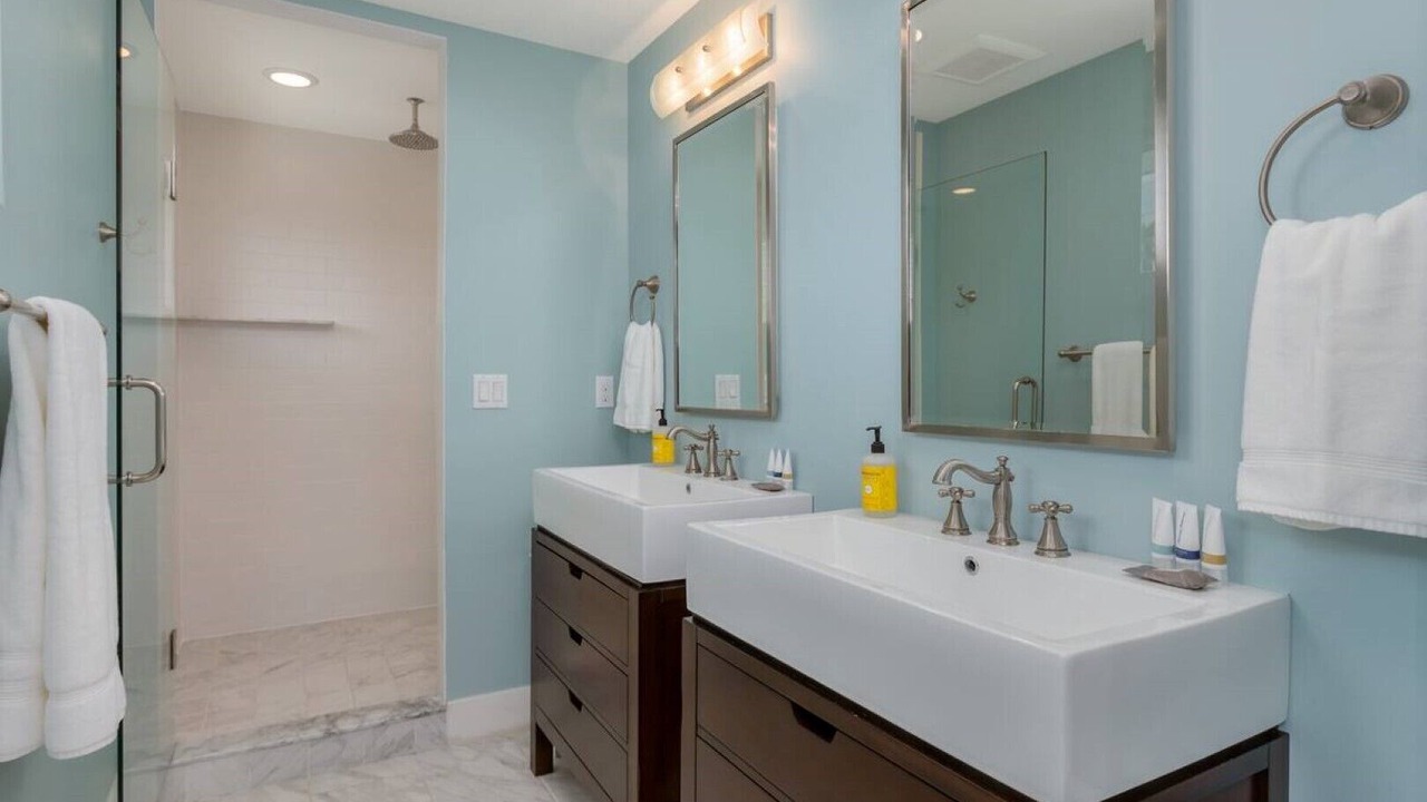 Photo of Bathroom in Cocoa Beach