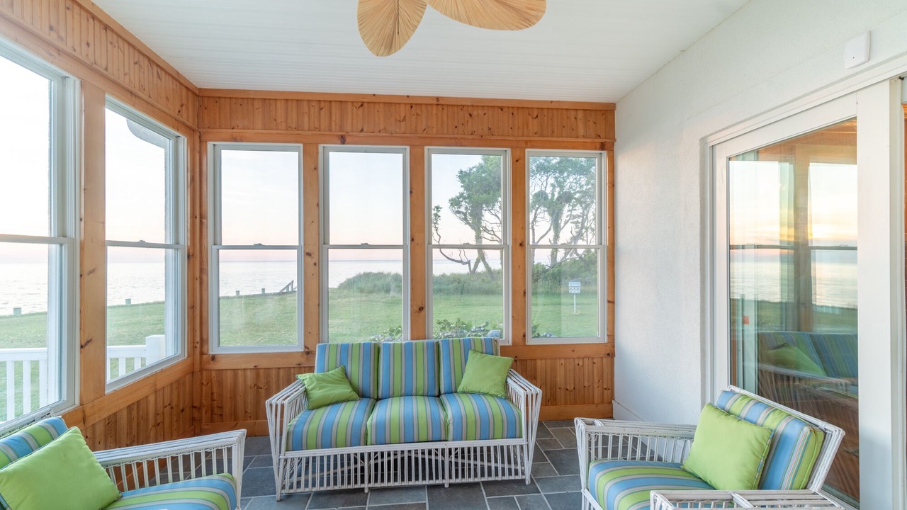Photo of Livingroom in Davis Wharf