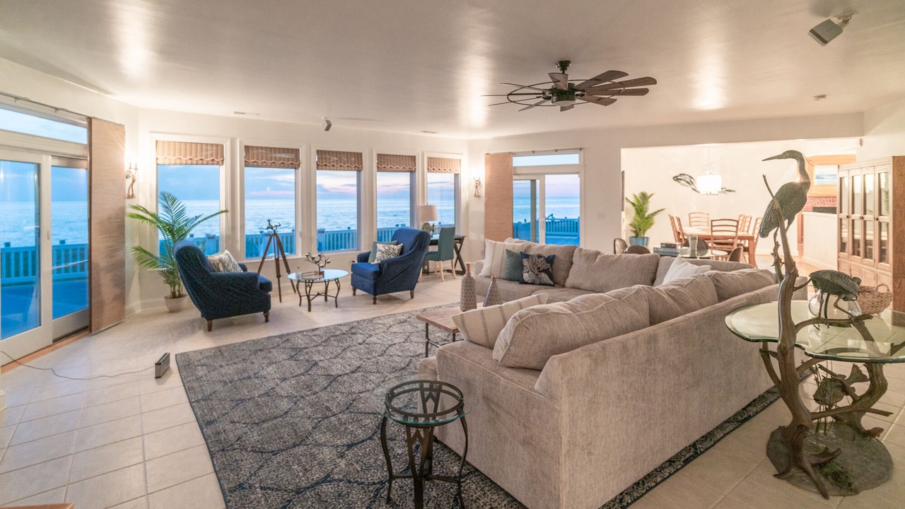 Photo of Livingroom in Davis Wharf