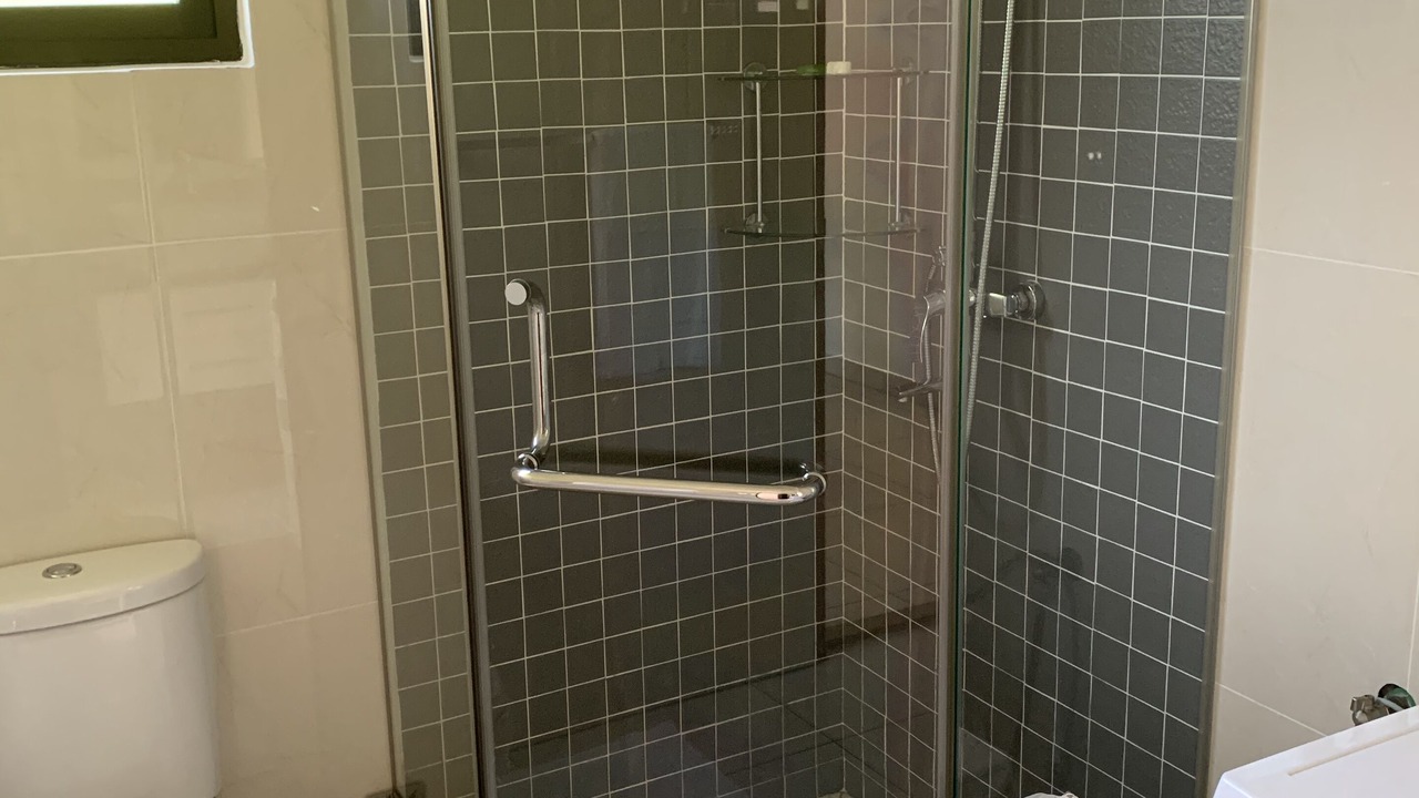 Photo of Bathroom in Glacis
