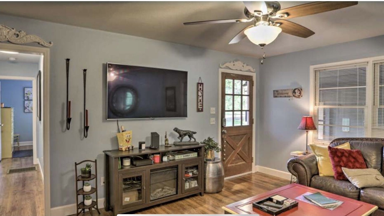 Photo of Livingroom in Tallahassee