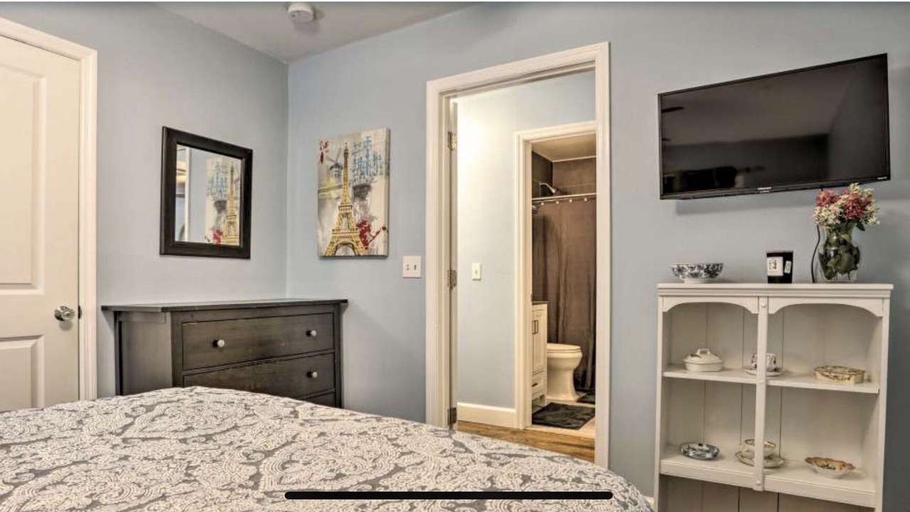 Photo of Bedroom in Tallahassee