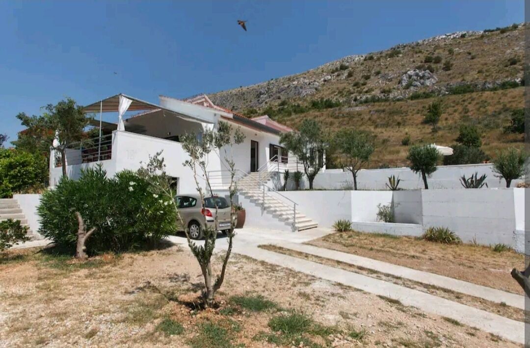 Photo of Outdoor in Srinjine
