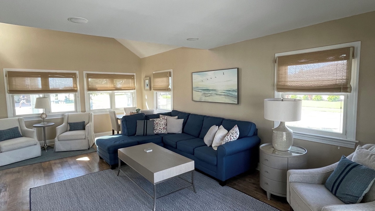 Photo of Livingroom in A-Zone