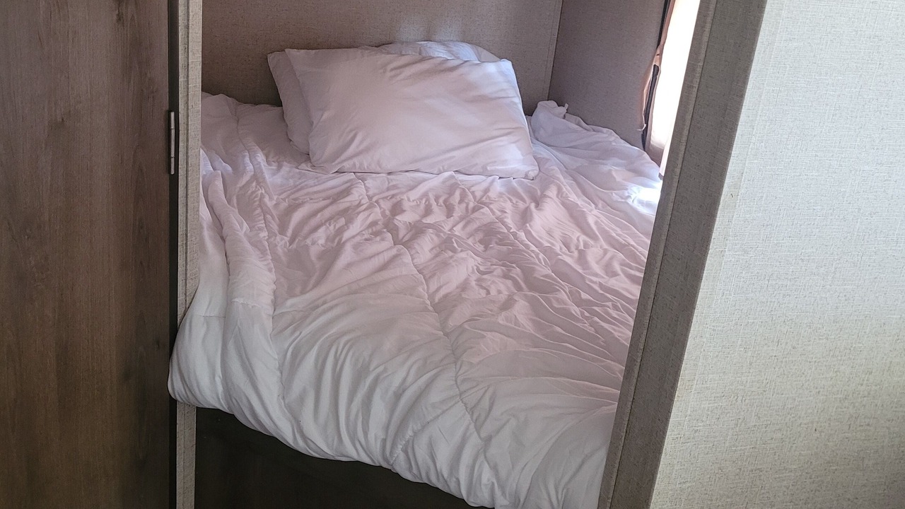 Photo of Bedroom in Bay Lake