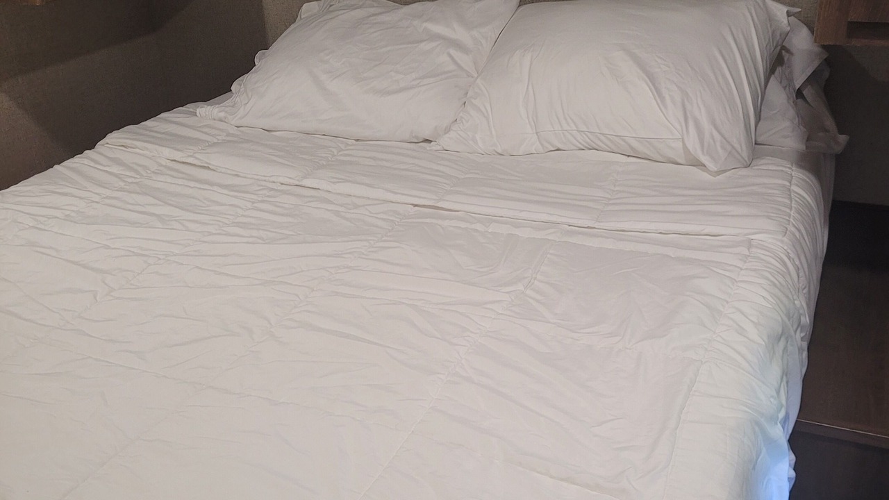 Photo of Bedroom in Bay Lake