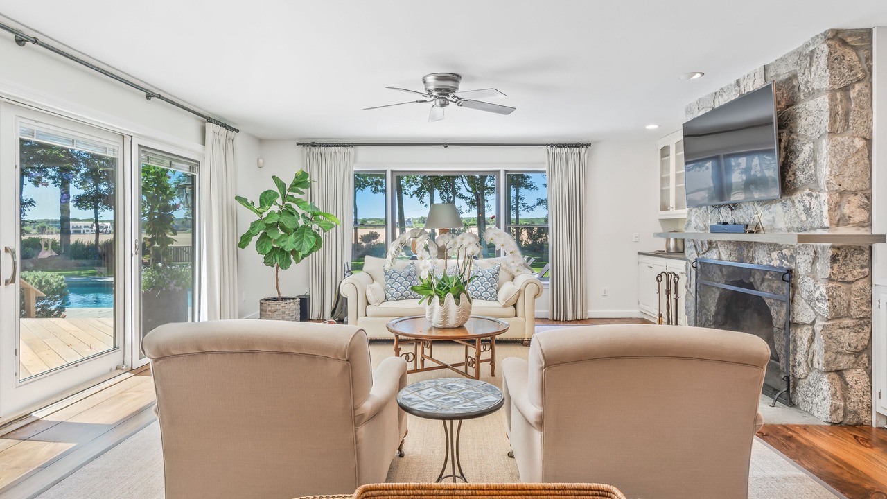 Photo of Livingroom in Water Mill