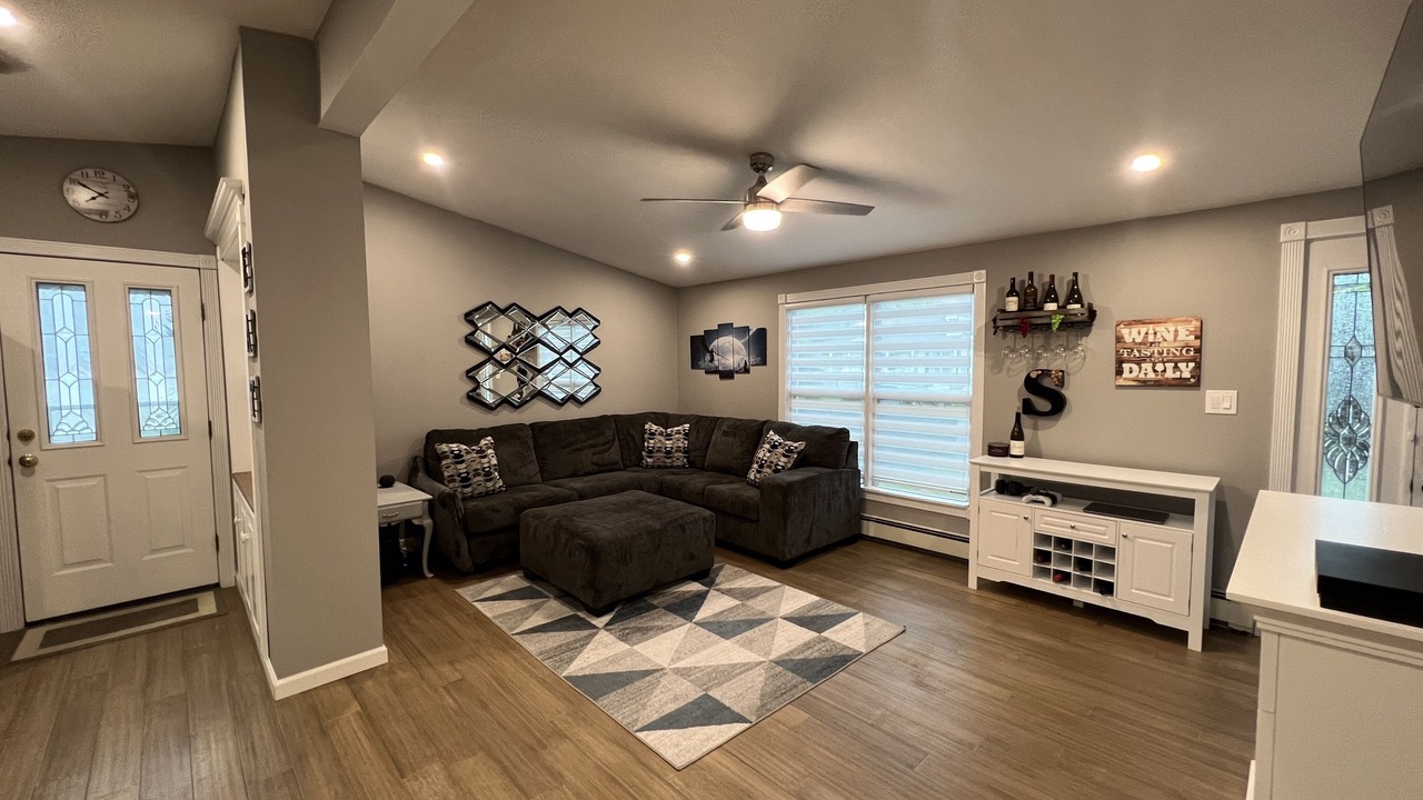 Photo of Livingroom in North Patchogue