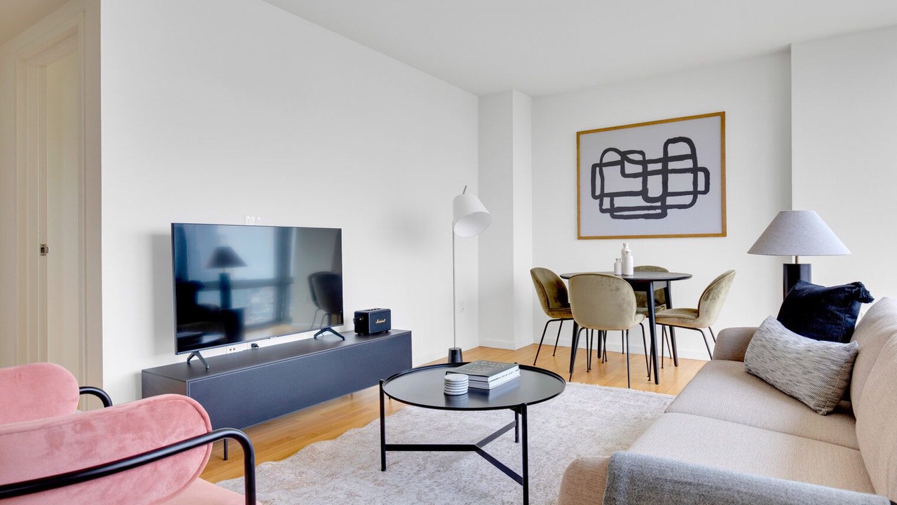 Photo of Livingroom in Hunters Point