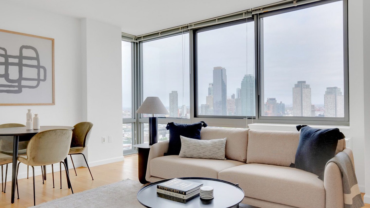 Photo of Livingroom in Hunters Point