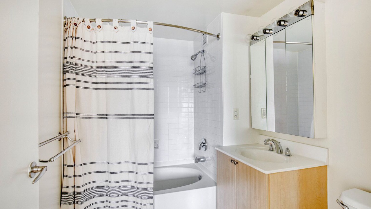 Photo of Bathroom in Hunters Point
