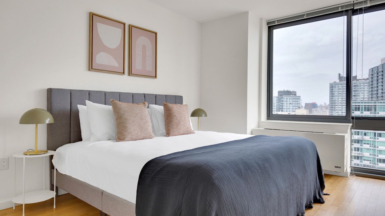 Photo of Bedroom in Hunters Point