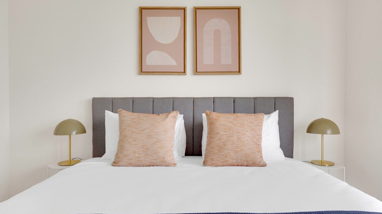 Photo of Bedroom in Hunters Point