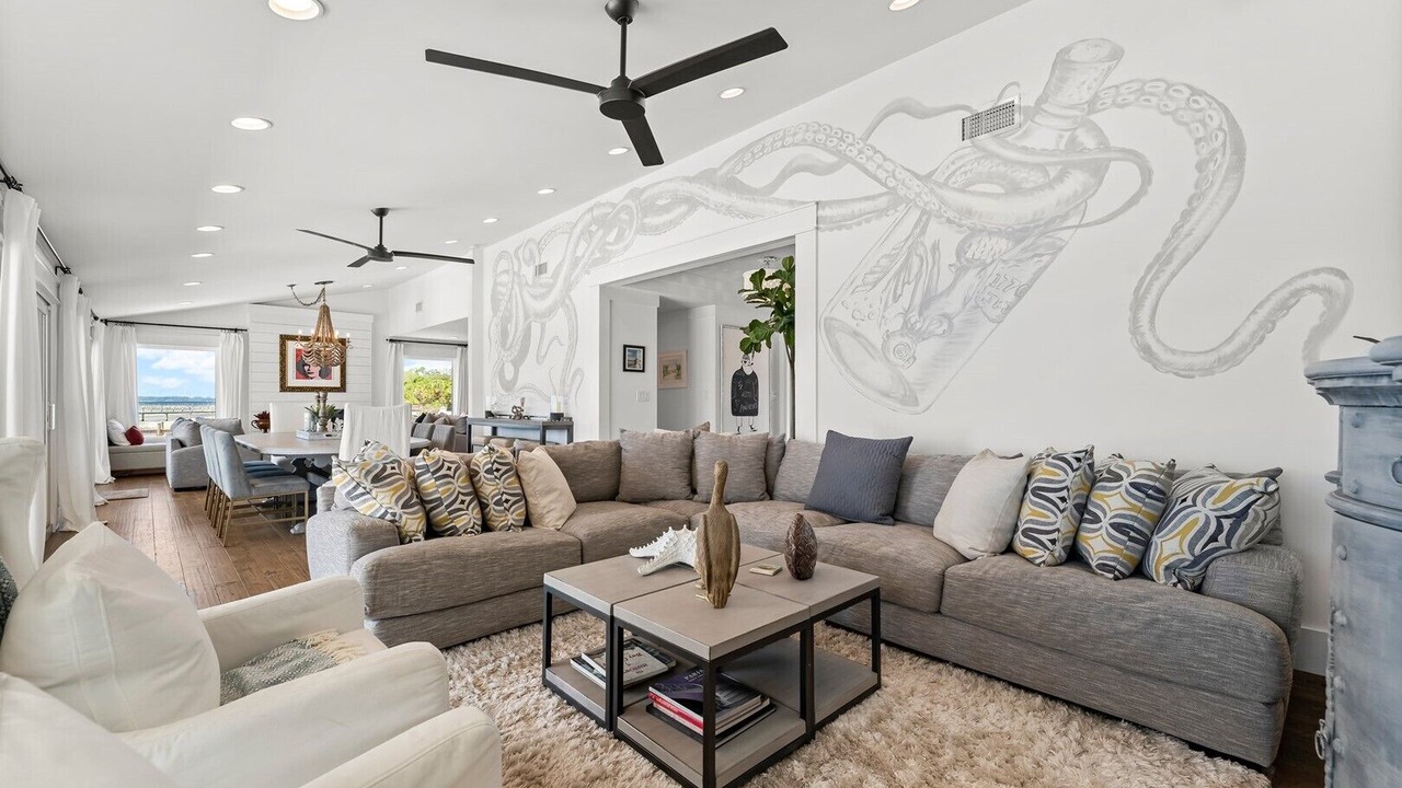 Photo of Livingroom in Gwaltney Estate