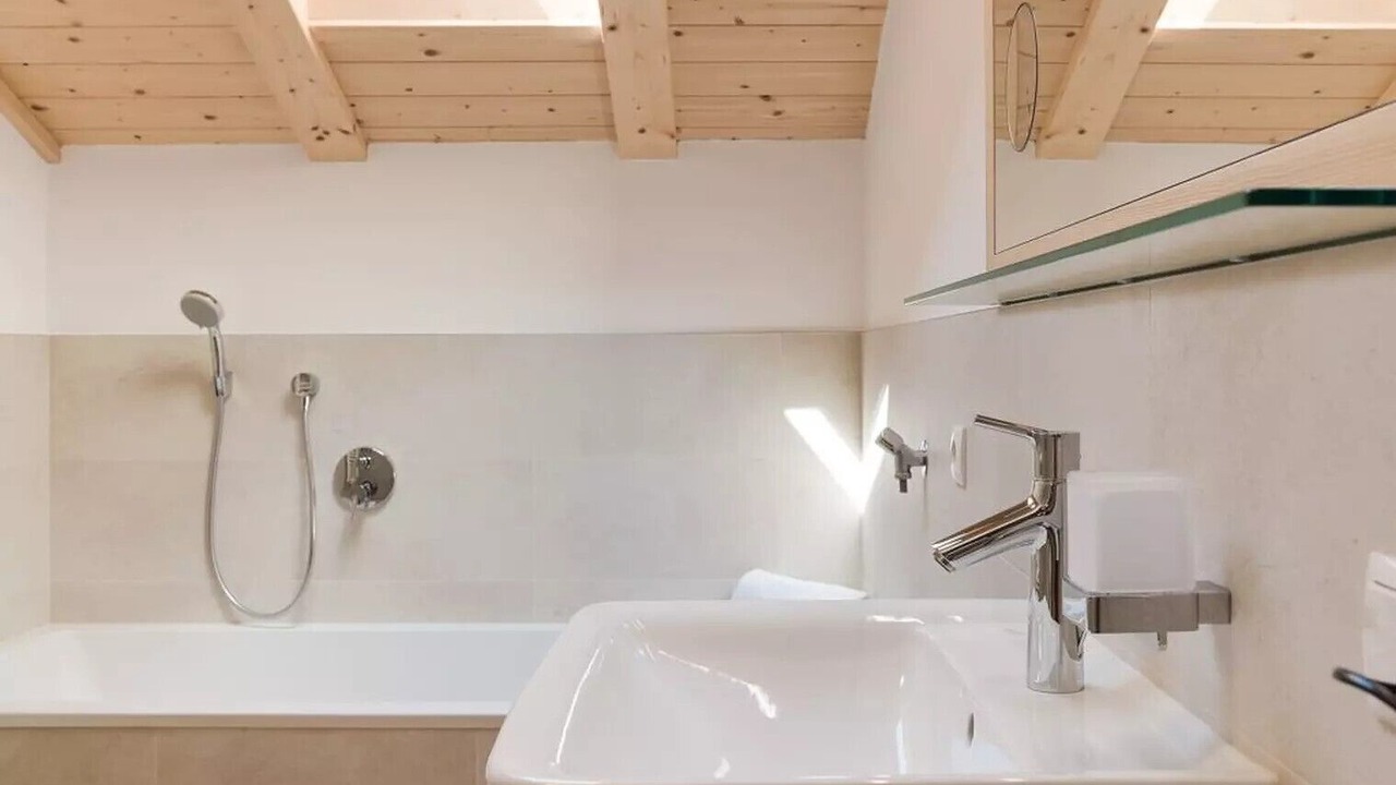 Photo of Bathroom in Albions