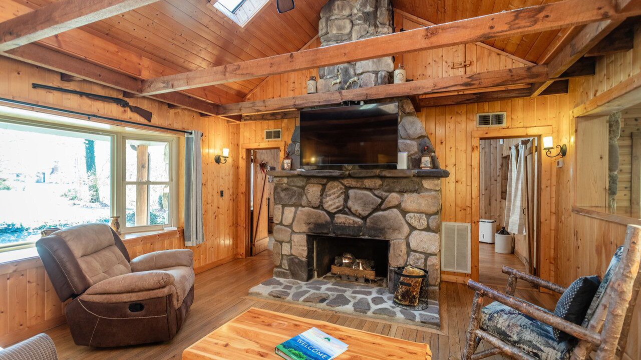 Photo of Livingroom in Rawley Springs