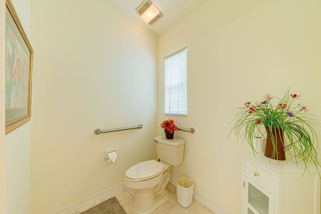 Photo of Bathroom in Orange Tree