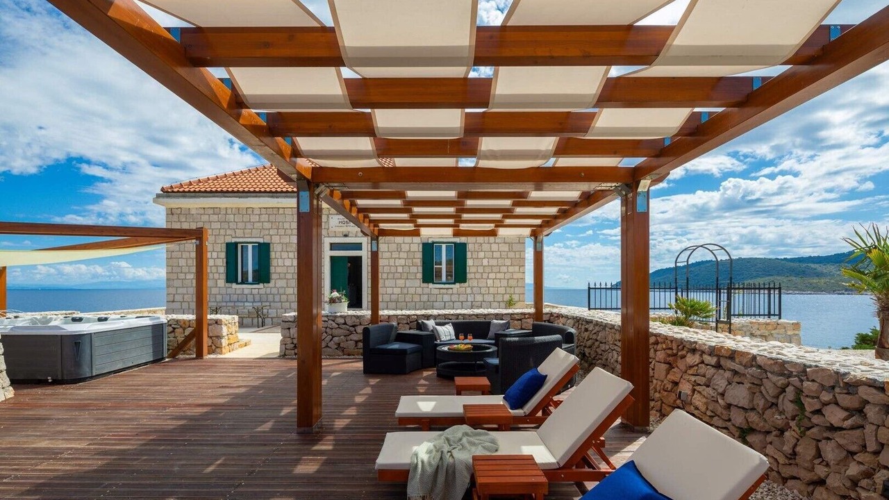 Photo of Outdoor in Cove Rogacic