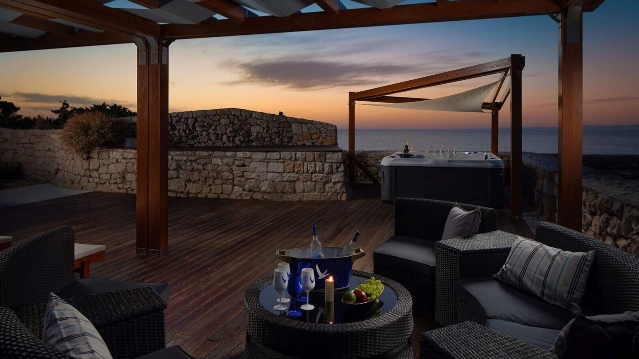 Photo of Outdoor in Cove Rogacic