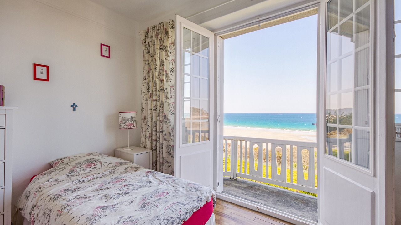 Photo of Bedroom in Sables-d'Or-les-Pins