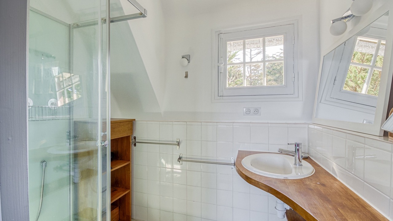 Photo of Bathroom in Sables-d'Or-les-Pins