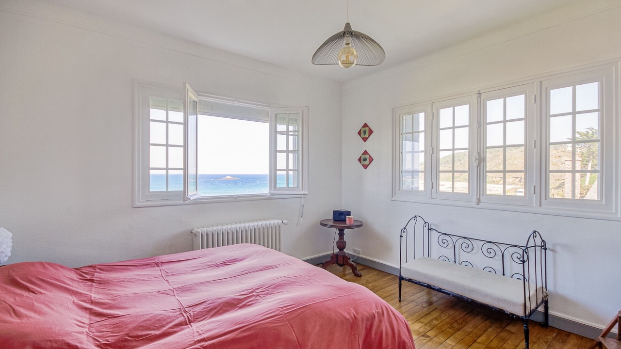 Photo of Bedroom in Sables-d'Or-les-Pins