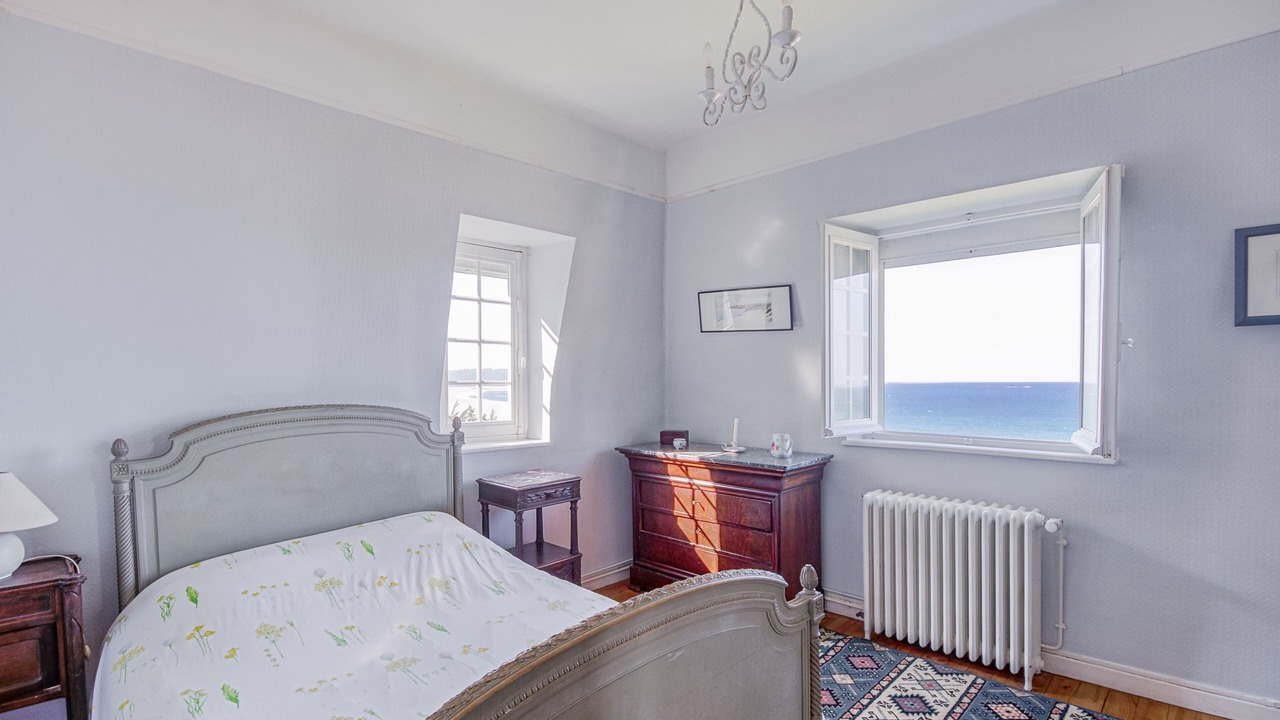 Photo of Bedroom in Sables-d'Or-les-Pins