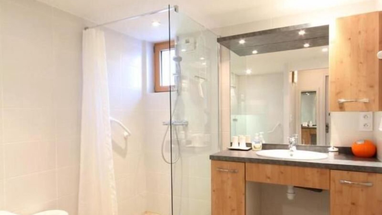 Photo of Bathroom in Arradon