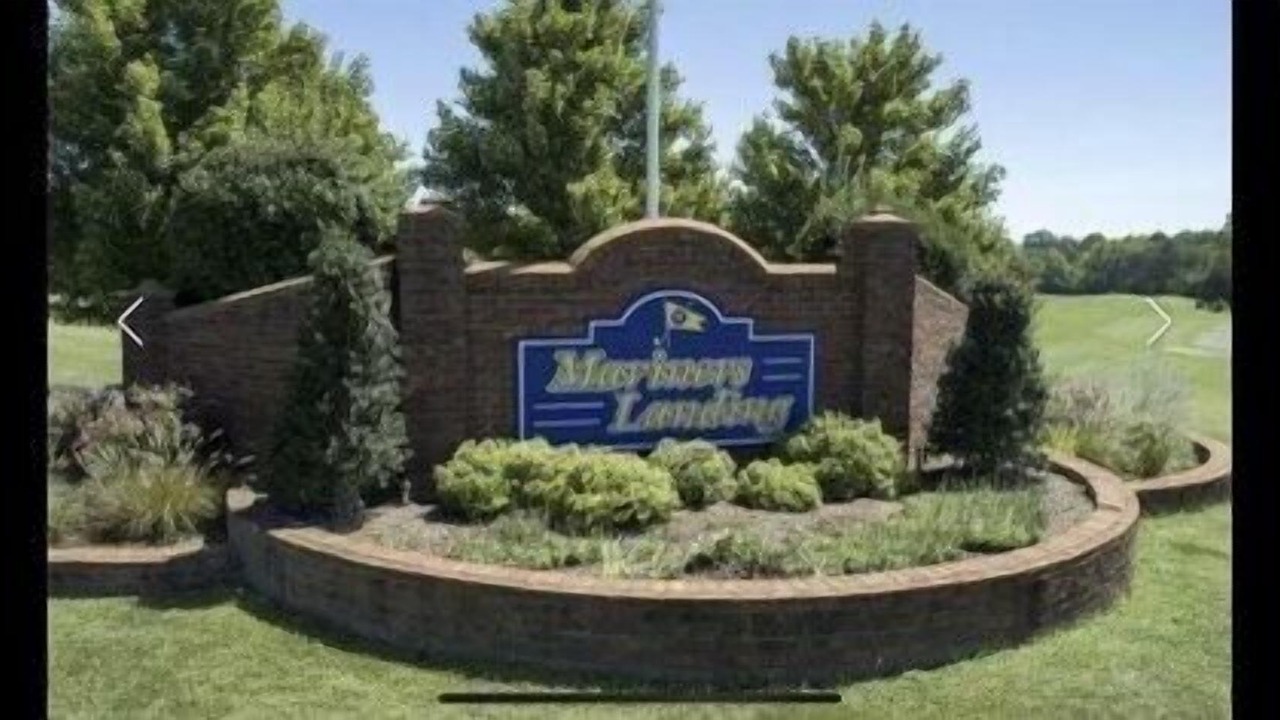 Photo of Others in Huddleston