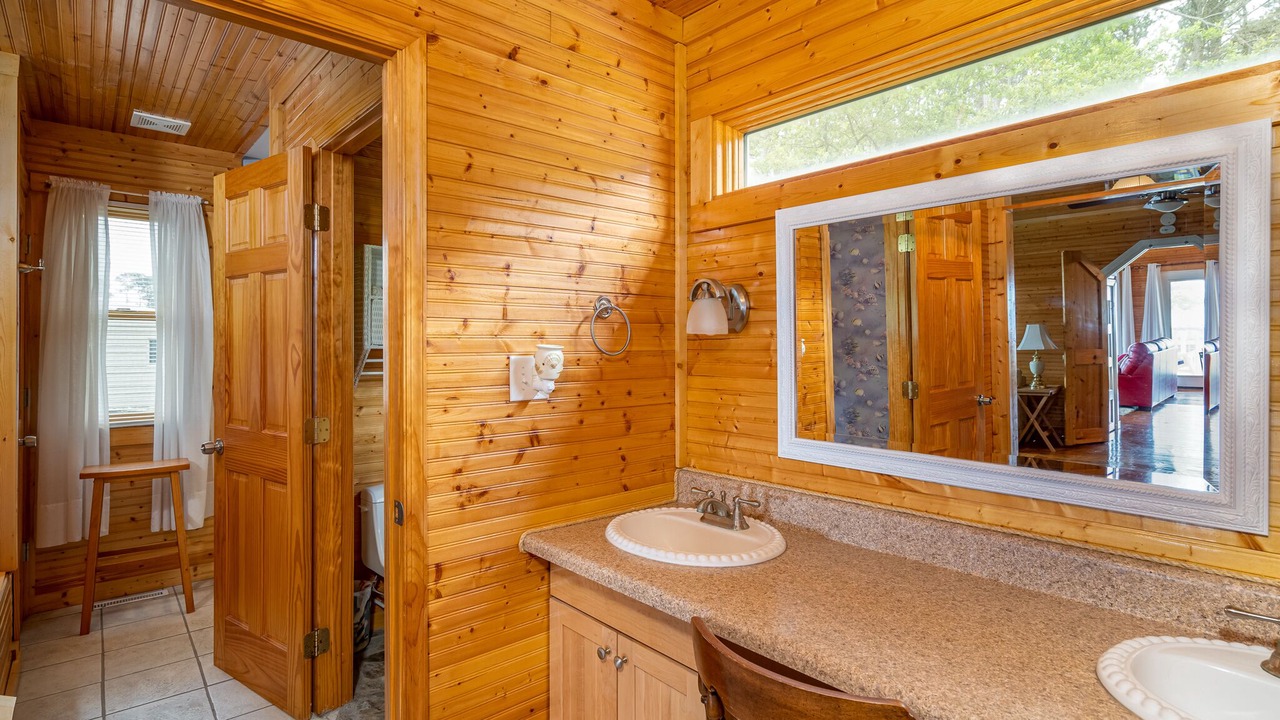 Photo of Bathroom in Deltaville