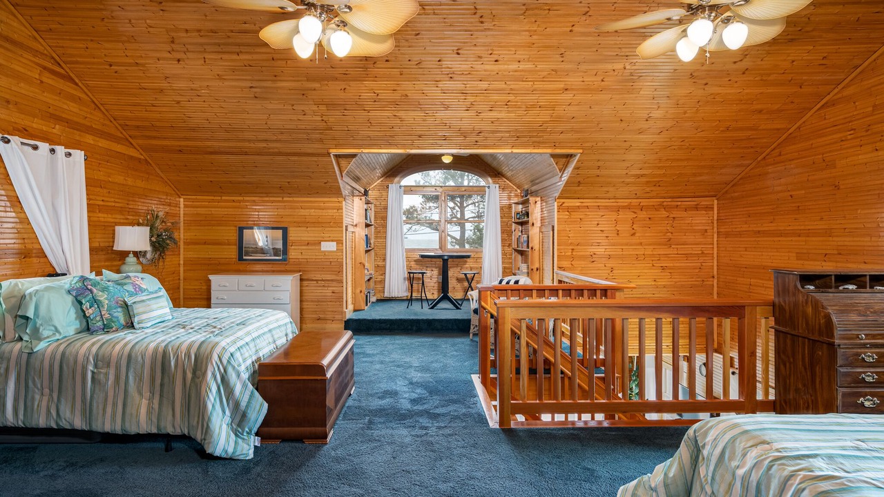 Photo of Bedroom in Deltaville