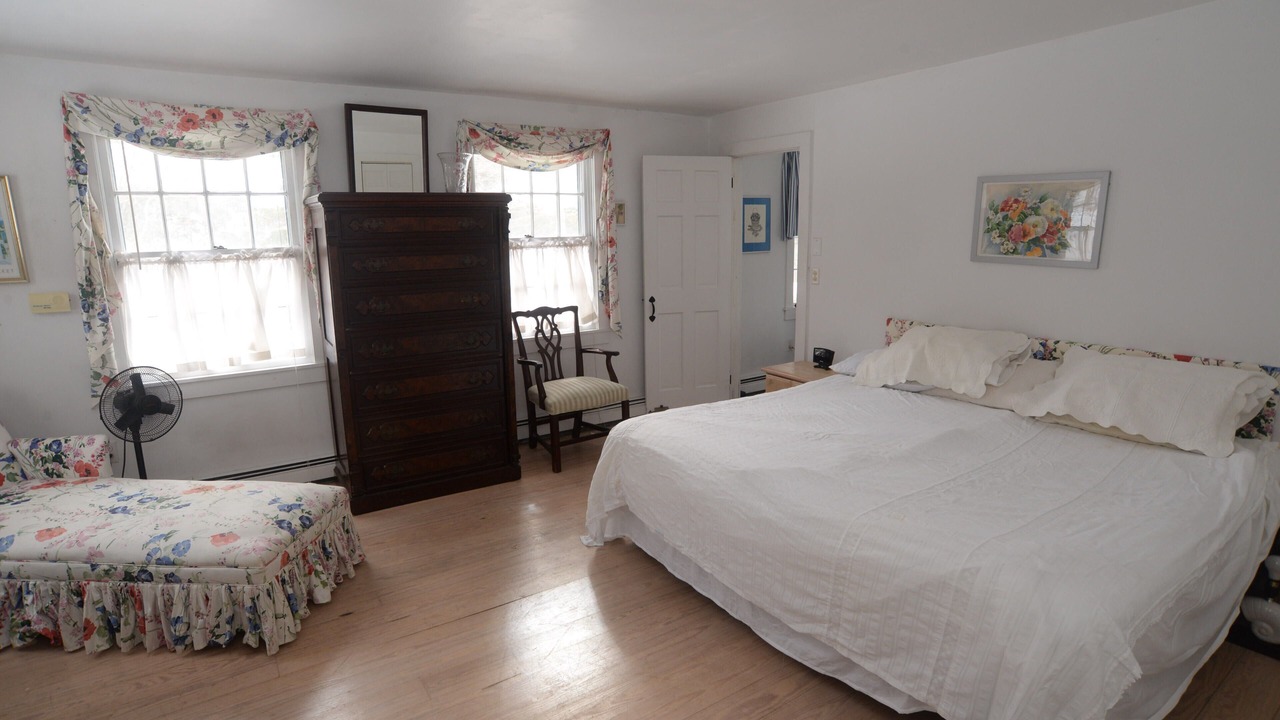 Photo of Bedroom in Truro