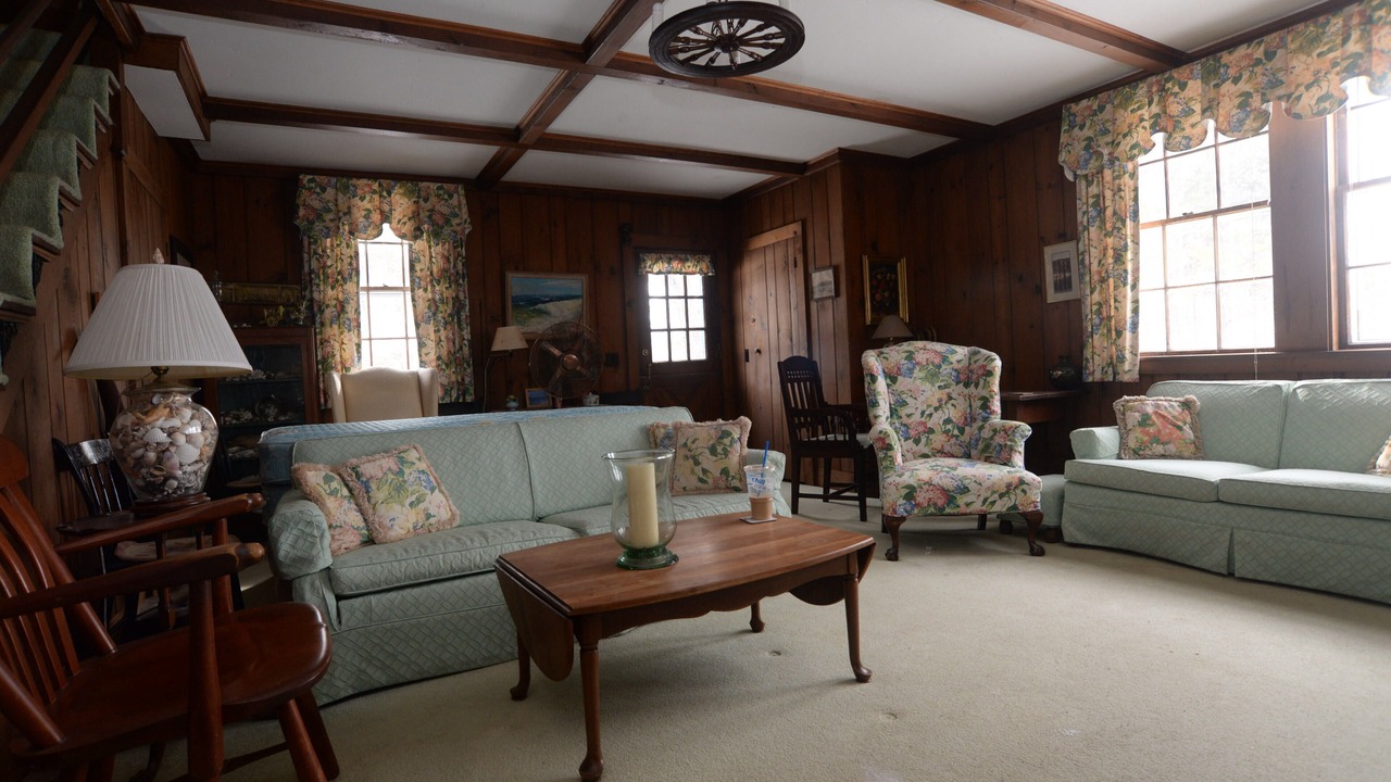 Photo of Livingroom in Truro