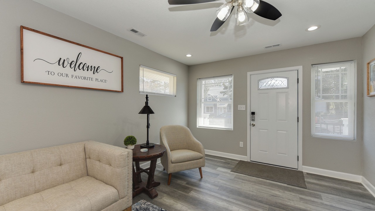 Photo of Livingroom in Buckroe Beach