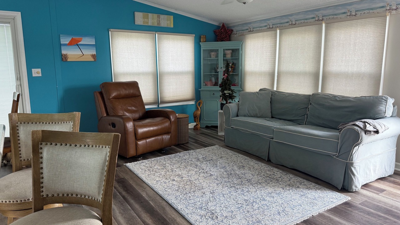 Photo of Livingroom in Assateague Pointe