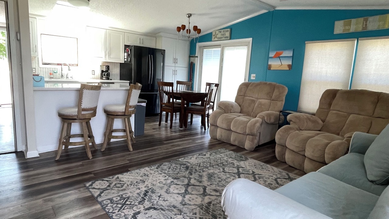 Photo of Livingroom in Assateague Pointe