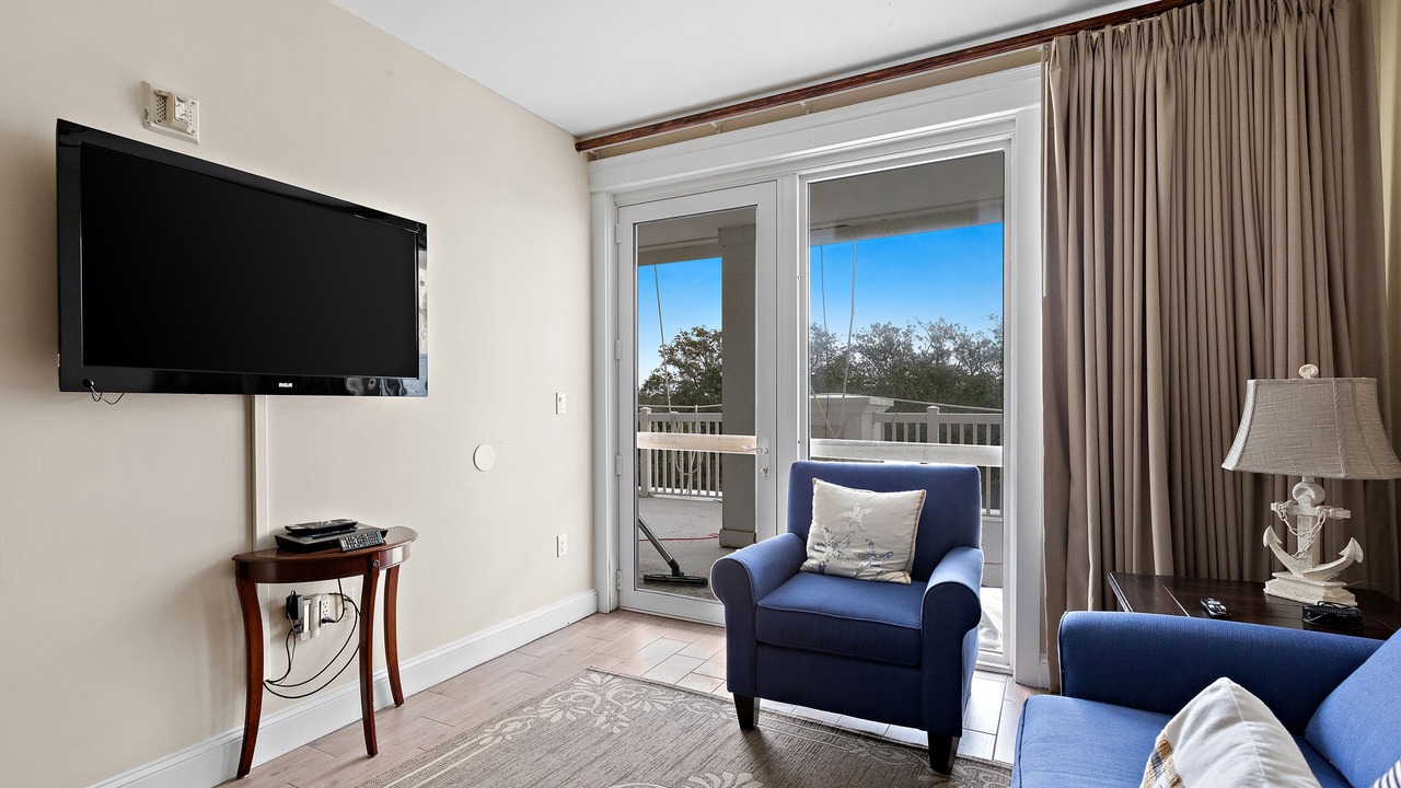 Photo of Livingroom in Baytowne Wharf