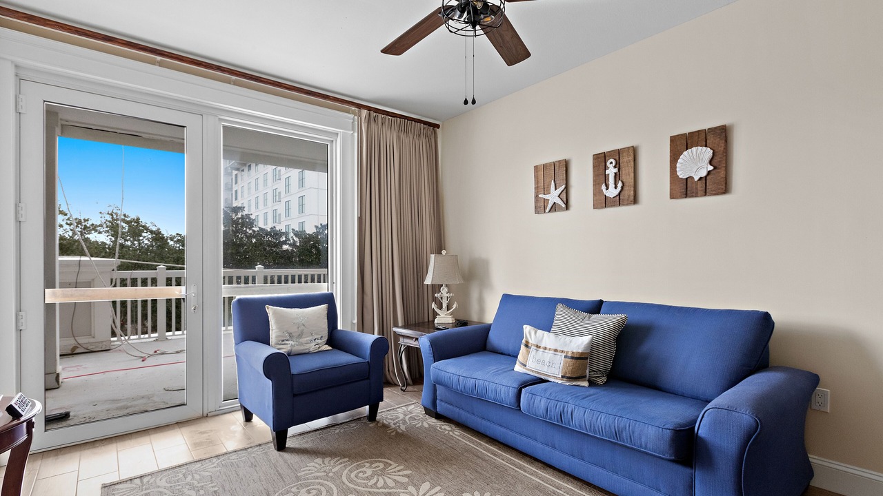 Photo of Livingroom in Baytowne Wharf