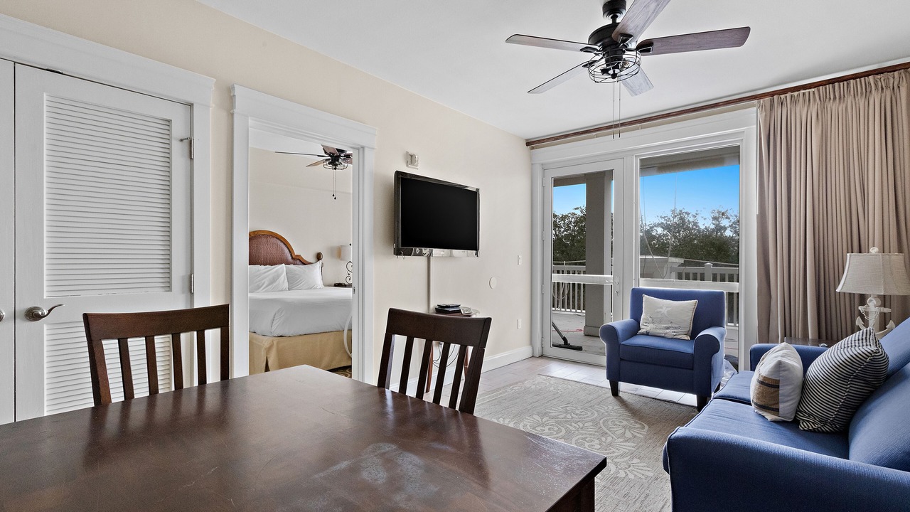 Photo of Livingroom in Baytowne Wharf