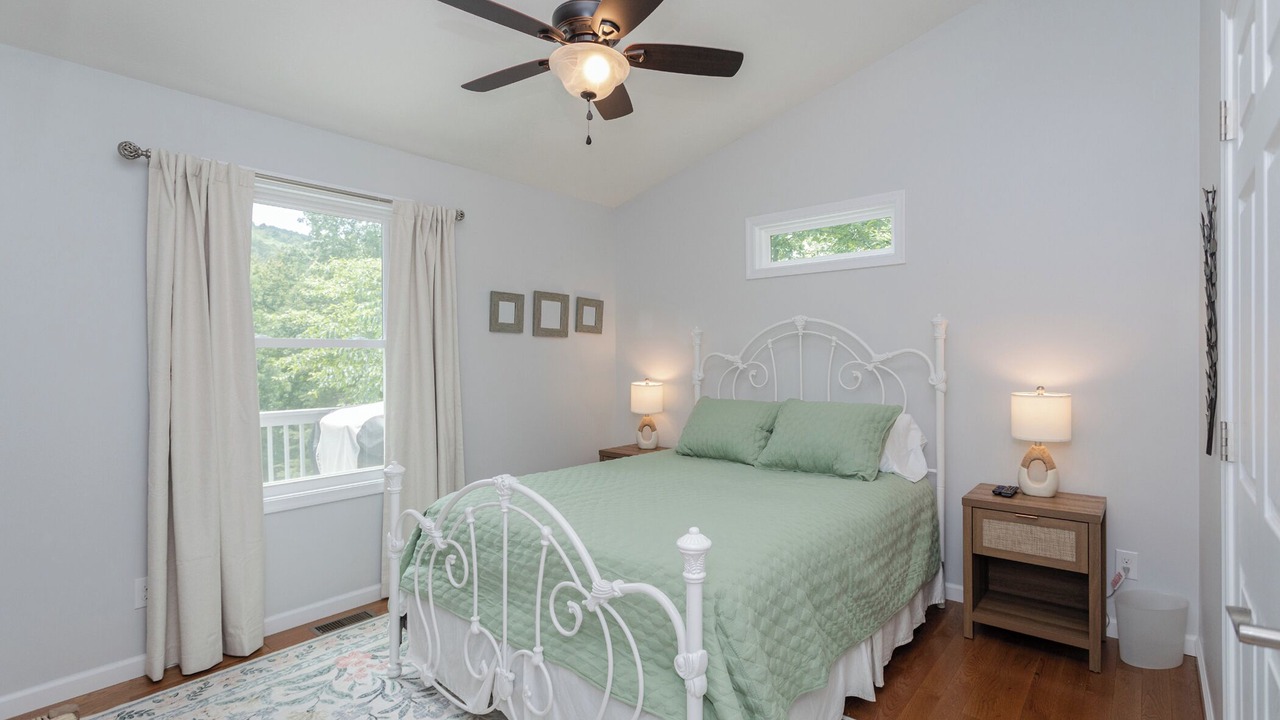 Photo of Bedroom in Massanutten