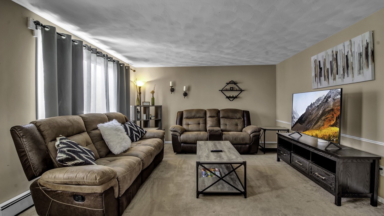 Photo of Livingroom in Depew