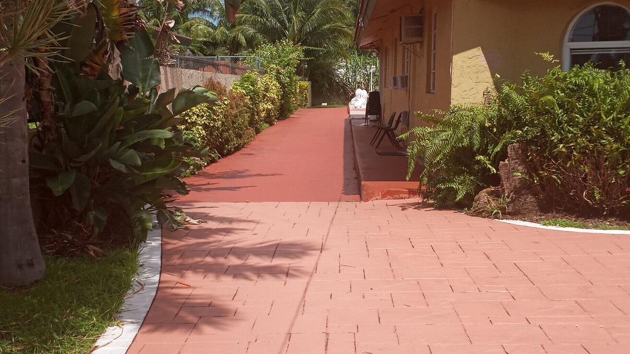 Photo of Outdoor in Tamiami