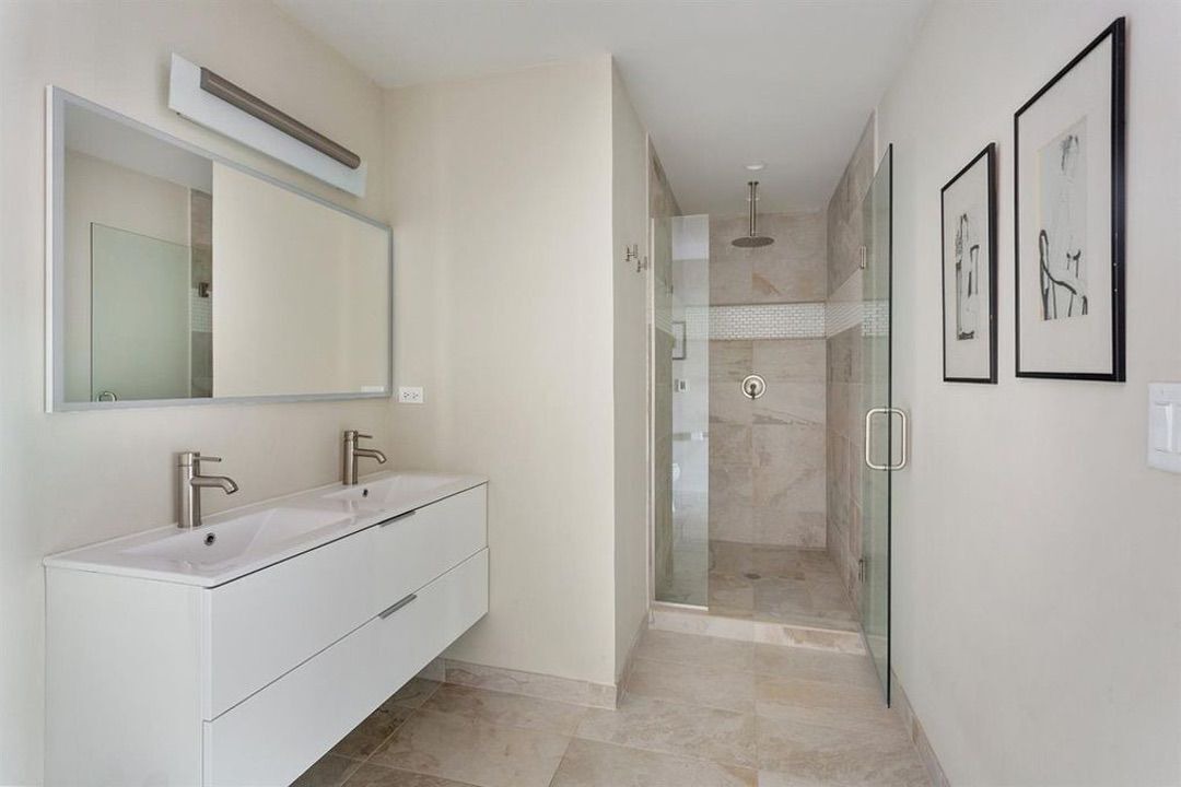 Photo of Bathroom in Beverly Shores