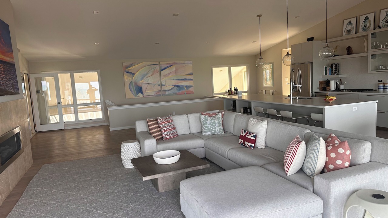 Photo of Livingroom in Beverly Shores