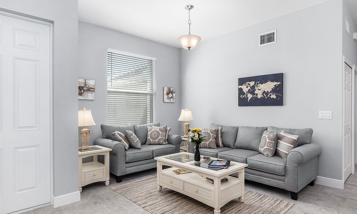 Photo of Livingroom in Burnt Store