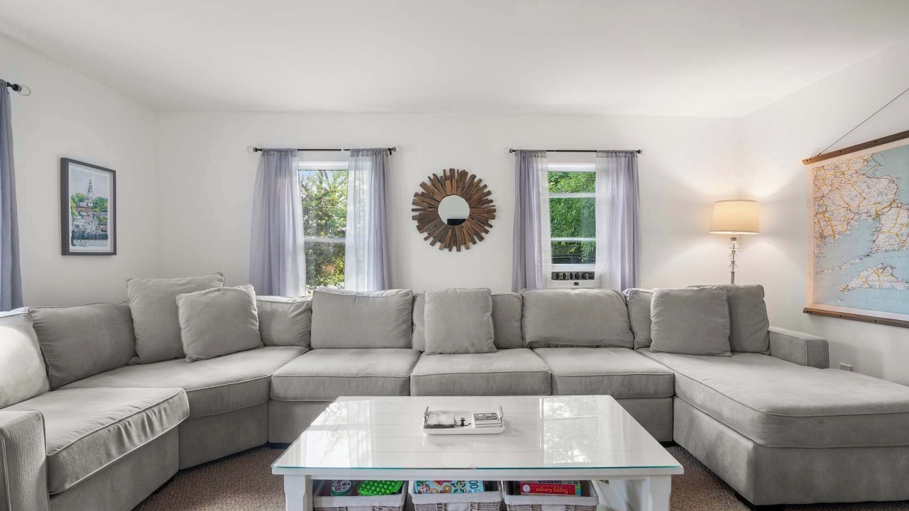Photo of Livingroom in East Harwich