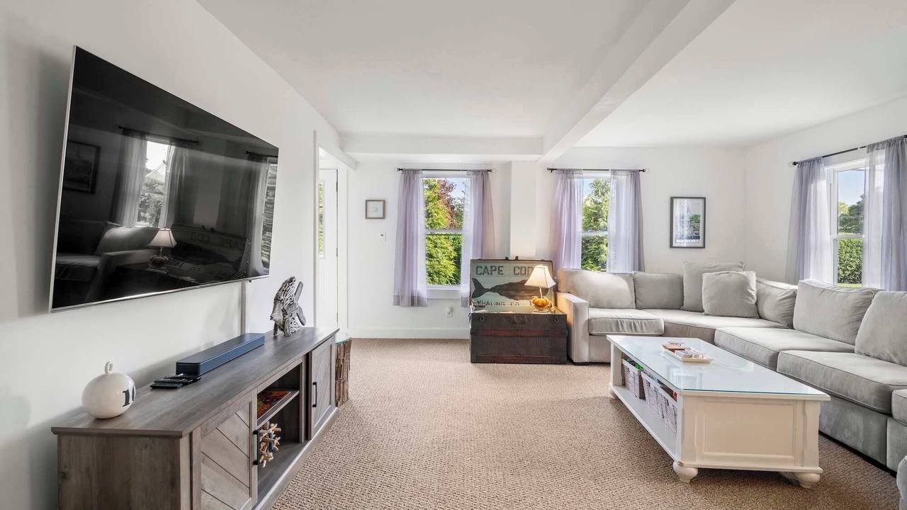 Photo of Livingroom in East Harwich