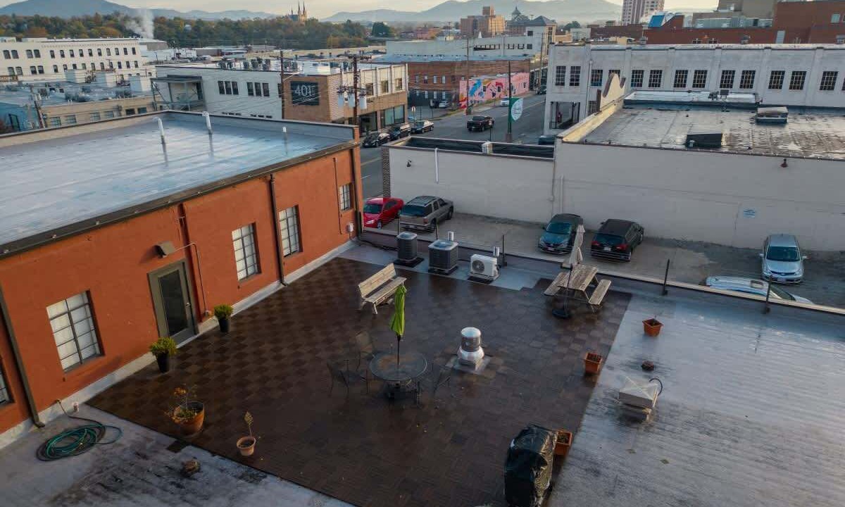 Photo of Others in Roanoke