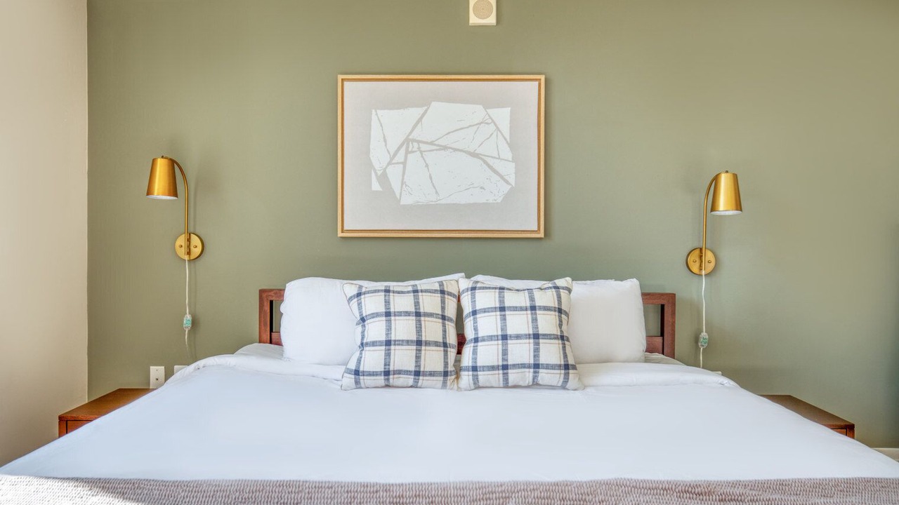 Photo of Bedroom in Foggy Bottom